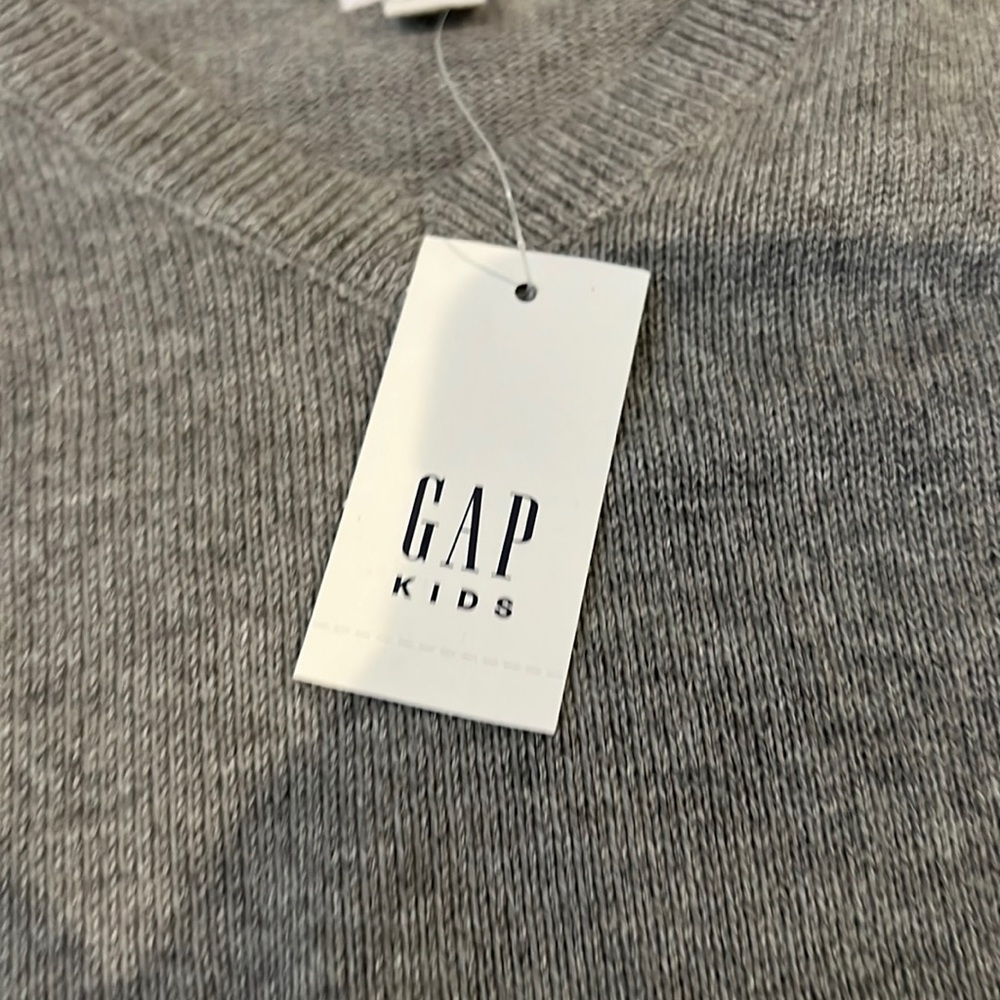 - Boys Gap kids large regular grey V-neck sweater - Picture 3 of 10